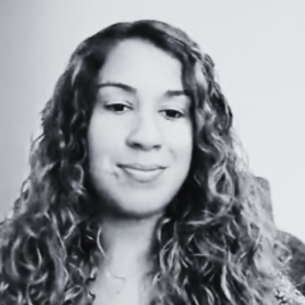Léa Chakhari - Carrier